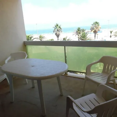 Deux-pieces Renove En Bord De Avec Parking Prive - Fr-1-750-83 Apartment *