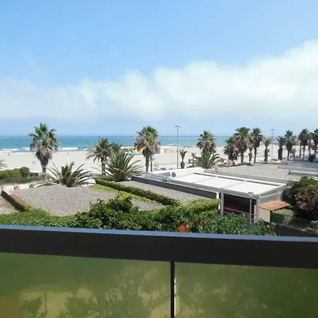 Apartment Deux-pieces Renove En Bord De Avec Parking Prive - Fr-1-750-83 *